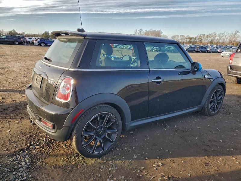Photo 3 from auction – 2013 MINI COOPER S with VIN WMWSV3C56DT397055
