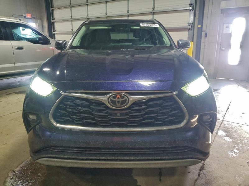 Photo 5 from auction – 2021 TOYOTA HIGHLANDER with VIN 5TDFZRBH8MS085597