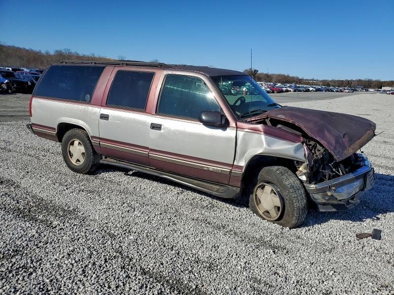 Photo 4 from auction – 1996 CHEVROLET SUBURBAN K with VIN 1GNFK16RXTJ370197