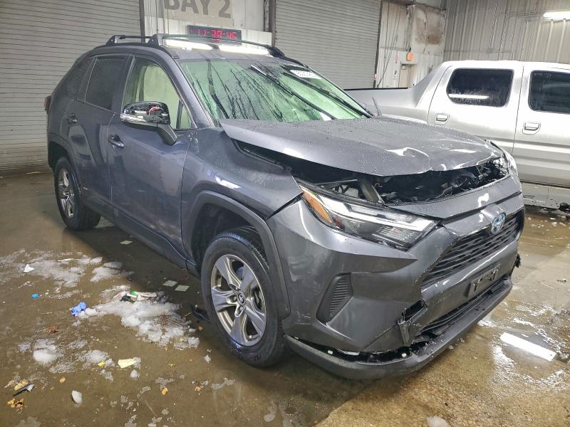 Photo 4 from auction – 2023 TOYOTA RAV4 XLE with VIN JTMRWRFVXPD575027