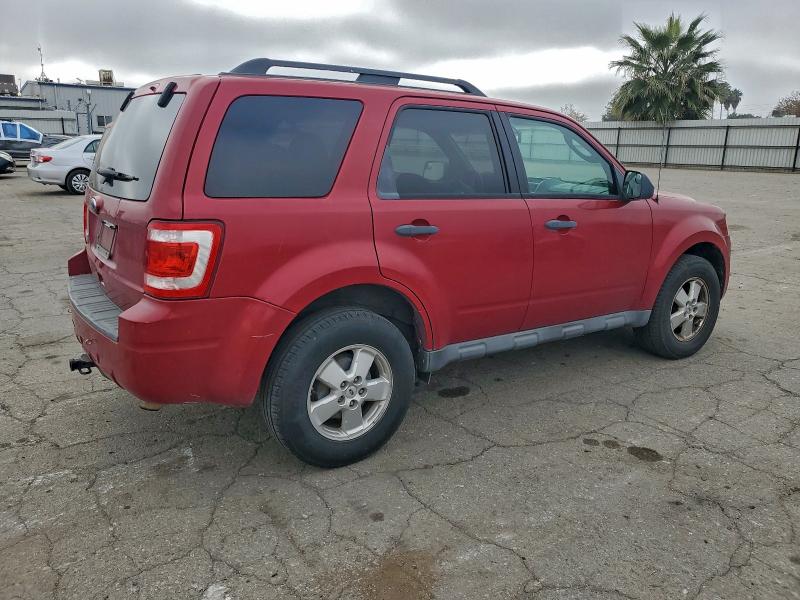 Photo 3 from auction – 2010 FORD ESCAPE XLT with VIN 1FMCU0D79AKD06575