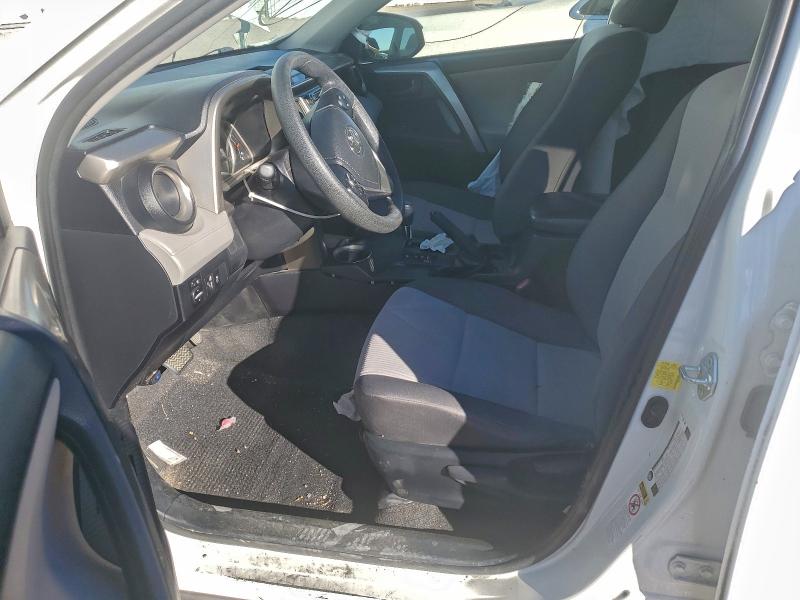 Photo 7 from auction – 2014 TOYOTA RAV4 LE with VIN JTMZFREV2EJ015258
