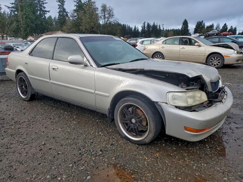 Photo 4 from auction – 1996 ACURA 3.2TL with VIN JH4UA3655TC012701