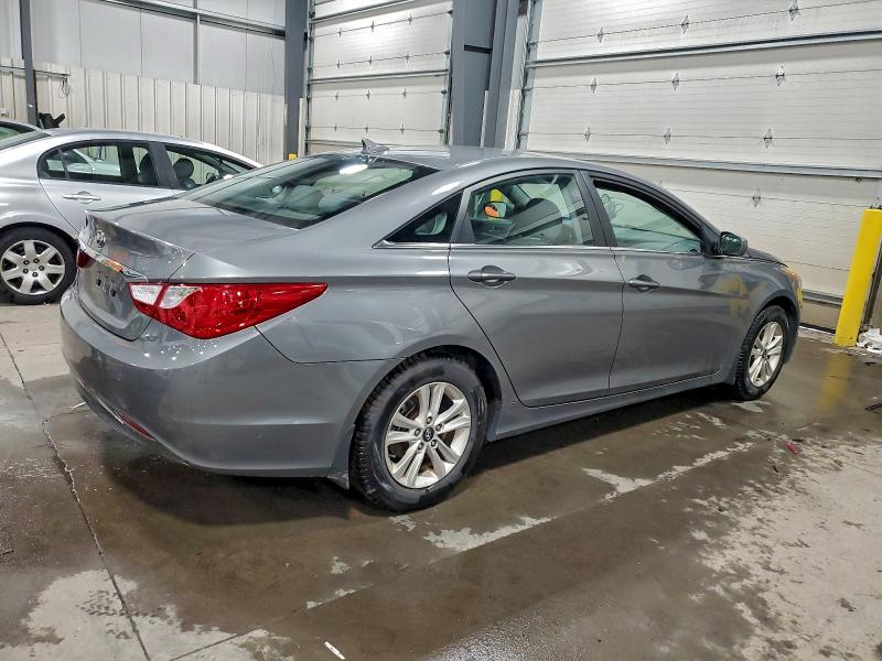 Photo 3 from auction – 2011 HYUNDAI SONATA GLS with VIN 5NPEB4AC3BH108084