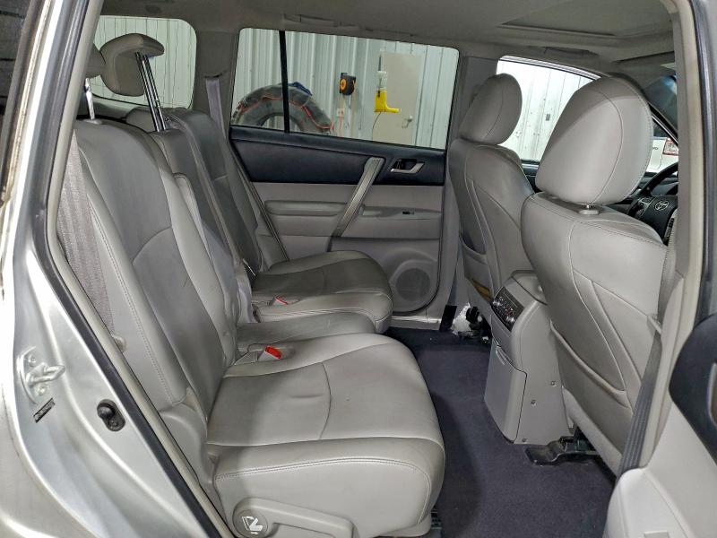 Photo 11 from auction – 2013 TOYOTA HIGHLANDER with VIN 5TDBK3EH4DS225379