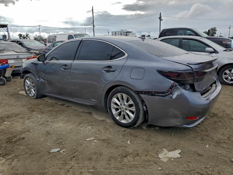 Photo 2 from auction – 2014 LEXUS ES 300H with VIN JTHBW1GGXE2039513