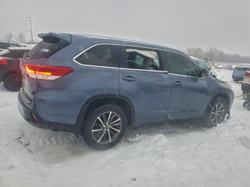 Photo 3 from auction – 2018 TOYOTA HIGHLANDER with VIN 5TDJZRFH3JS871033
