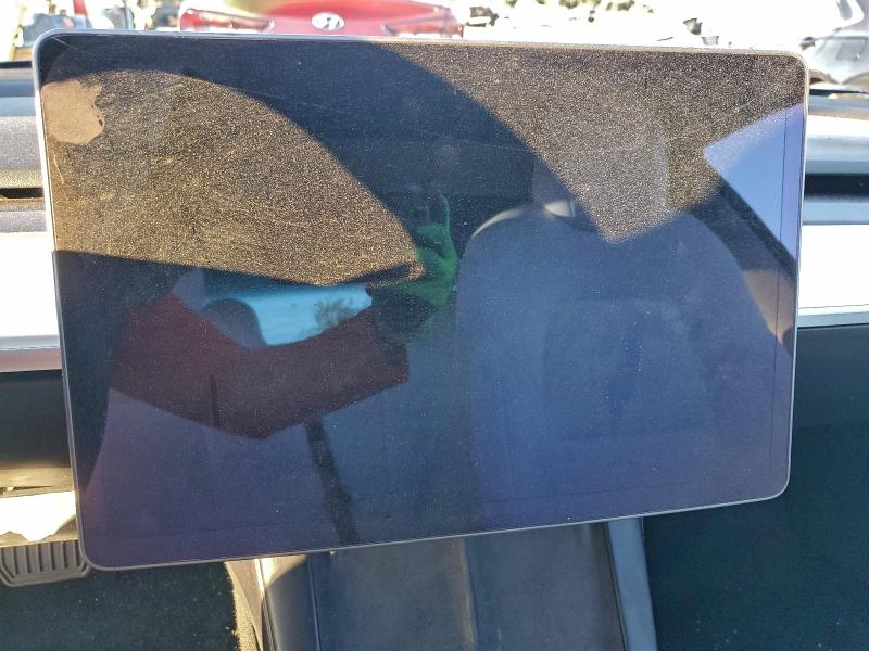 Photo 9 from auction – 2022 TESLA MODEL 3 with VIN 5YJ3E1EB8NF170596
