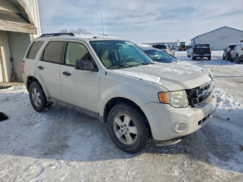Photo 4 from auction – 2010 FORD ESCAPE XLT with VIN 1FMCU0DG8AKA47156