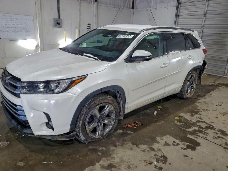 TOYOTA HIGHLANDER 2018 with VIN 5TDDZRFH3JS867044 - Photo from auction