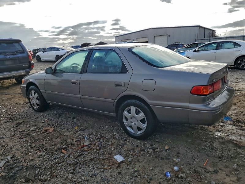 Photo 2 from auction – 2001 TOYOTA CAMRY CE with VIN 4T1BG22K41U055667