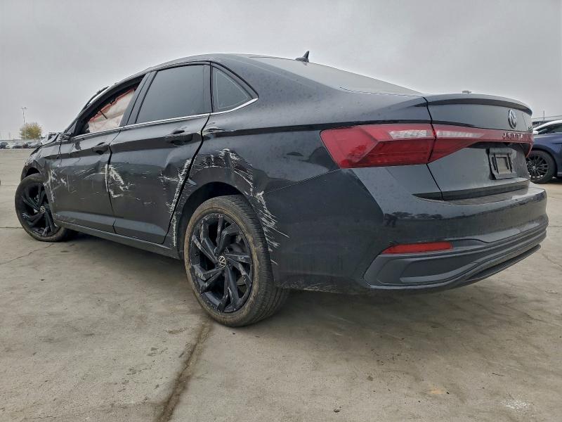 Photo 2 from auction – 2025 VOLKSWAGEN JETTA with VIN 3VW7X7BU5SM004366