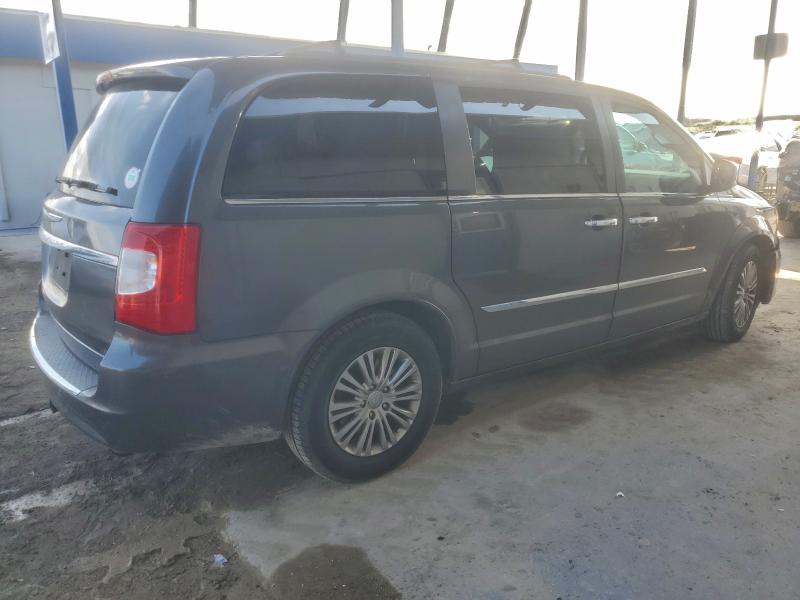 Photo 3 from auction – 2015 CHRYSLER TOWN & COU with VIN 2C4RC1CG3FR506899