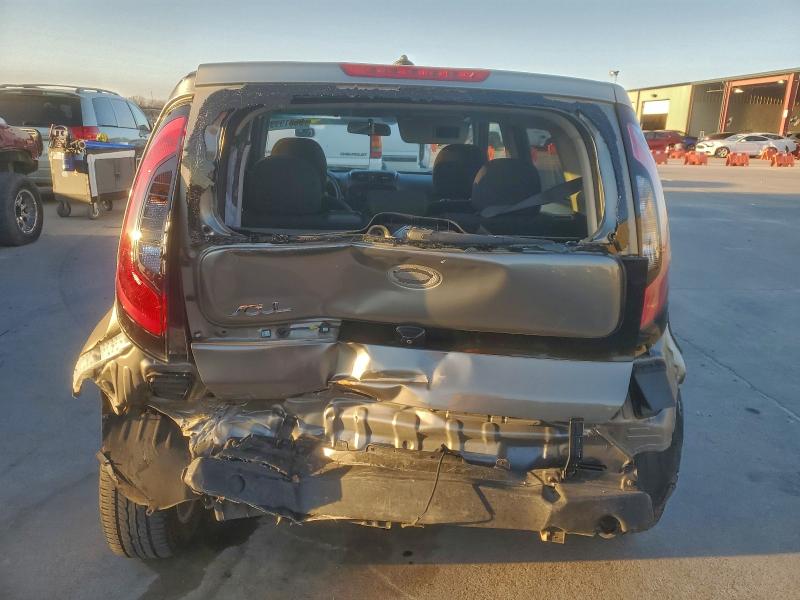 Photo 6 from auction – 2016 KIA SOUL with VIN KNDJN2A24G7329674