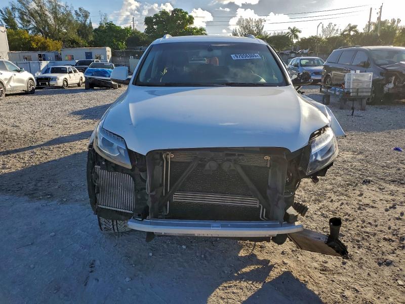 Photo 5 from auction – 2015 AUDI Q7 TDI PRE with VIN WA1VMAFE0FD025978