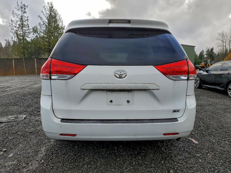 Photo 6 from auction – 2012 TOYOTA SIENNA with VIN 5TDYK3DC1CS238962