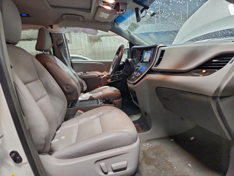 Photo 7 from auction – 2015 TOYOTA SIENNA XLE with VIN 5TDYK3DC2FS608451