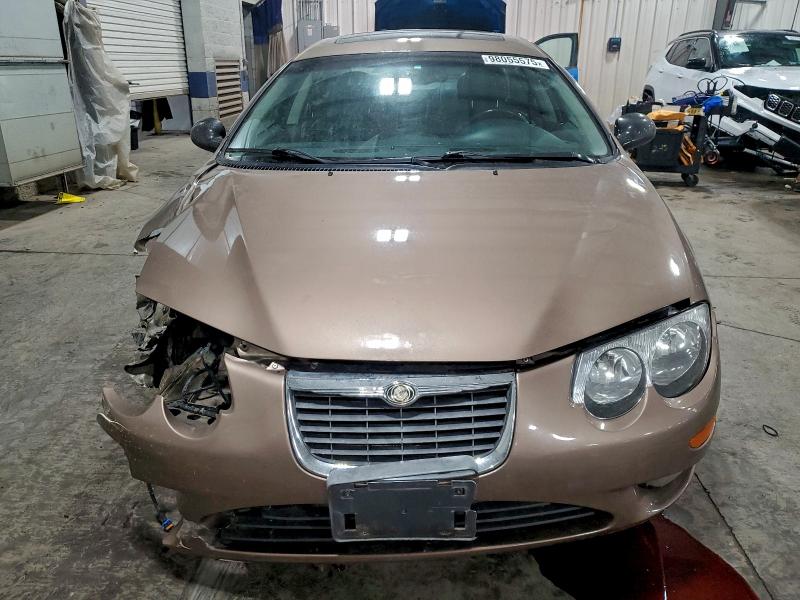 Photo 5 from auction – 2002 CHRYSLER 300M with VIN 2C3AE66G52H102118
