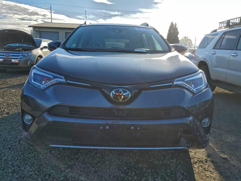 Photo 5 from auction – 2017 TOYOTA RAV4 LIMIT with VIN 2T3DFREV5HW688352