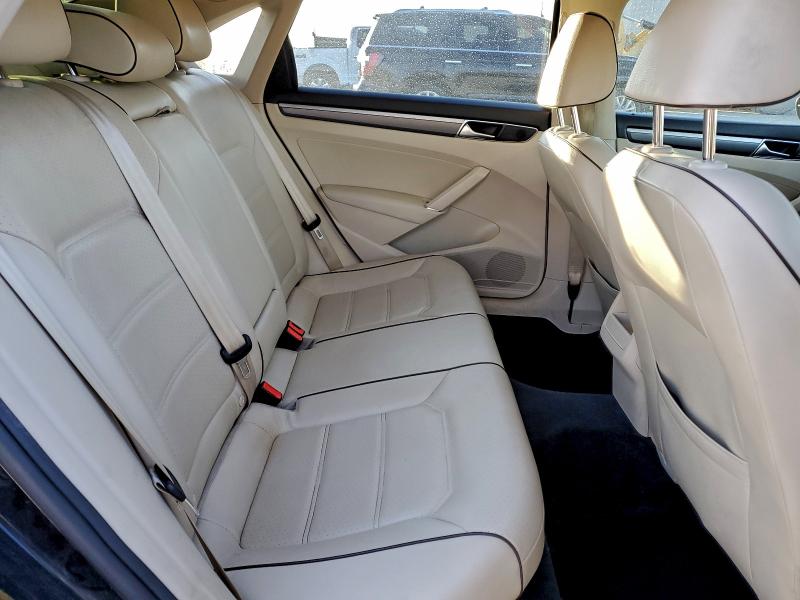 Photo 10 from auction – 2018 VOLKSWAGEN PASSAT with VIN 1VWAA7A32JC025479