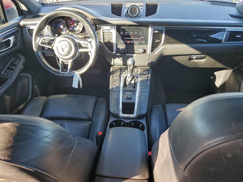 Photo 8 from auction – 2018 PORSCHE MACAN with VIN WP1AA2A54JLB22883