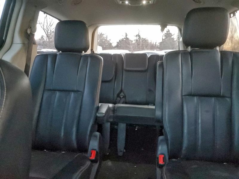 Photo 10 from auction – 2013 CHRYSLER TOWN & COU with VIN 2C4RC1CG3DR745866