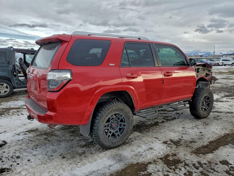 Photo 3 from auction – 2018 TOYOTA 4RUNNER with VIN JTEBU5JR4J5542726