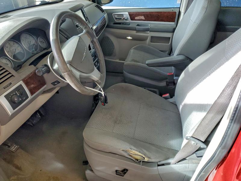 Photo 7 from auction – 2010 CHRYSLER TOWN & COU with VIN 2A4RR5D13AR250511