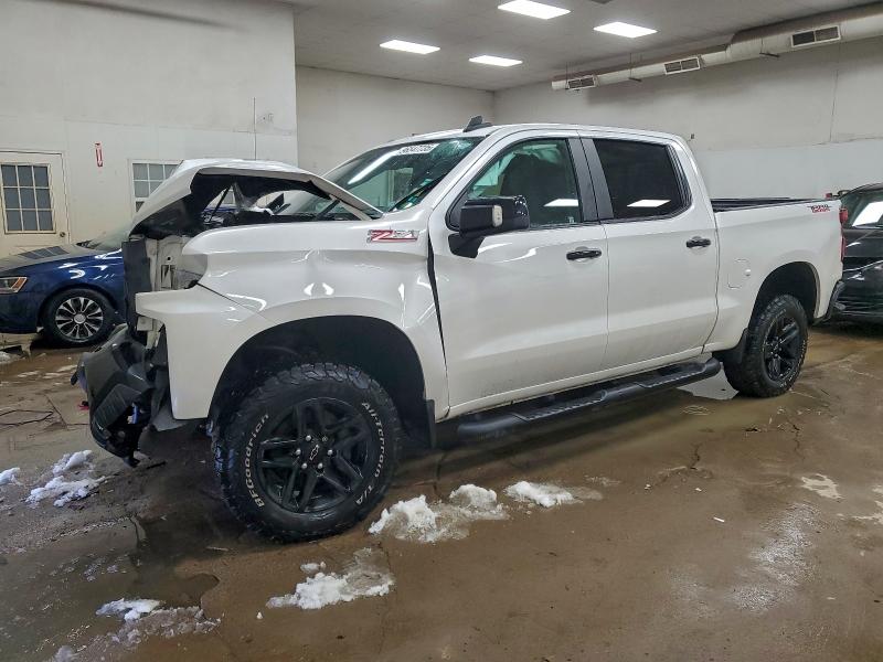 CHEVROLET SILVERADO 2021 z numerem VIN 1GCPYFED0MZ232301 - Zdjęcie z aukcji