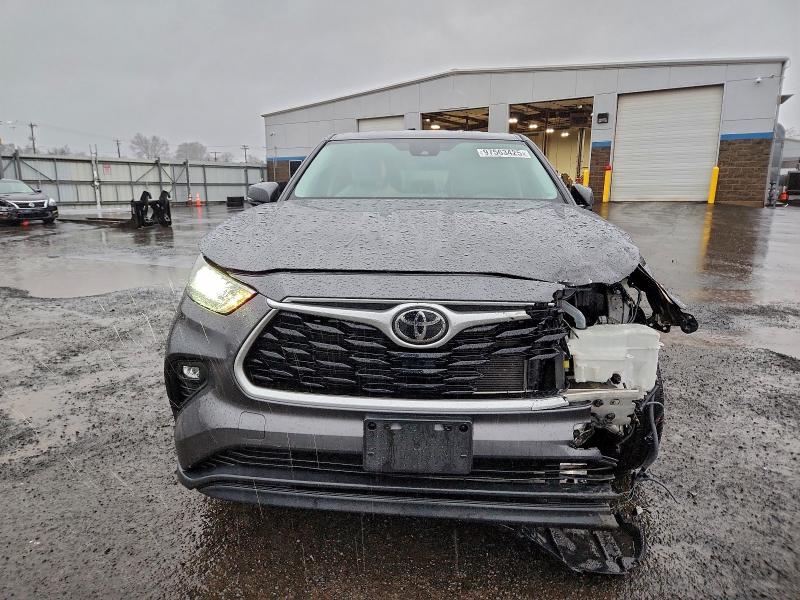 Photo 5 from auction – 2022 TOYOTA HIGHLANDER with VIN 5TDBZRBH6NS568635