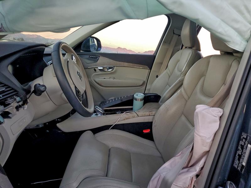 Photo 7 from auction – 2023 VOLVO XC90 ULTIM with VIN YV4H60CA1P1944932