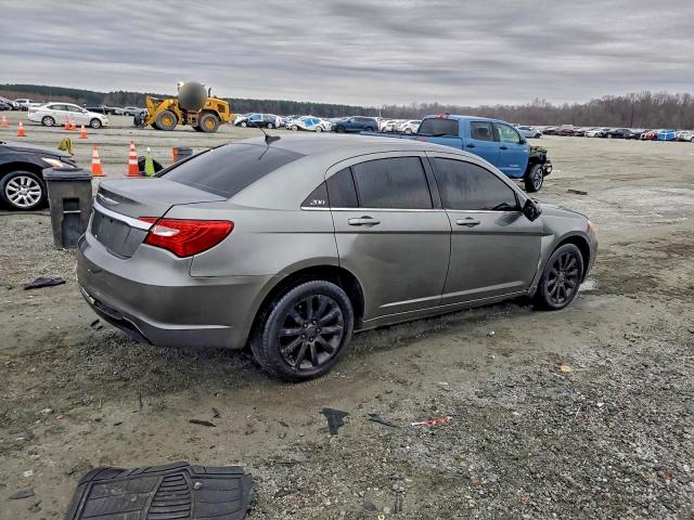 Photo 3 from auction – 2013 CHRYSLER 200 with VIN 1C3CCBBB8DN538425