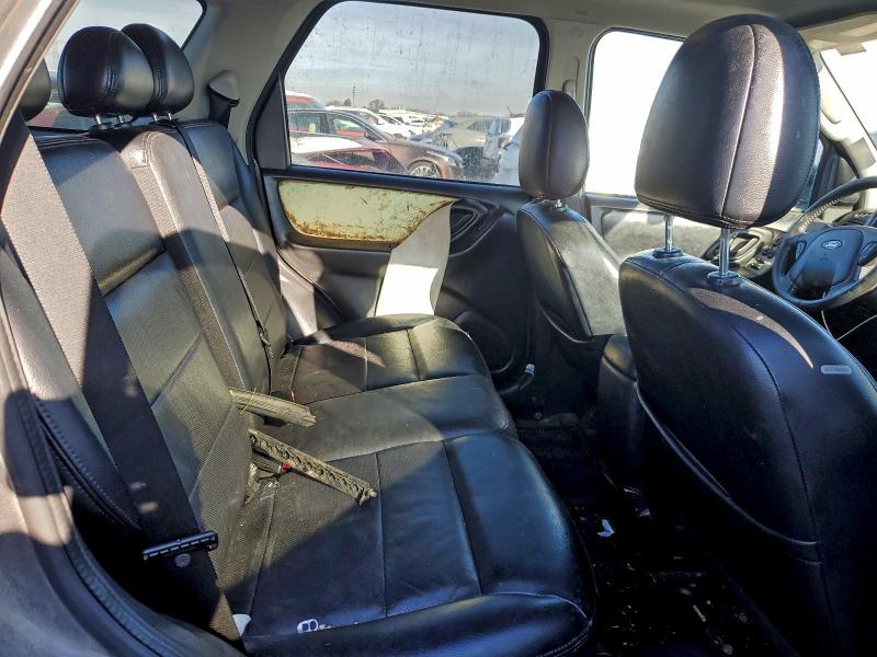 Photo 10 from auction – 2005 FORD ESCAPE LIM with VIN 1FMCU94155KC45330