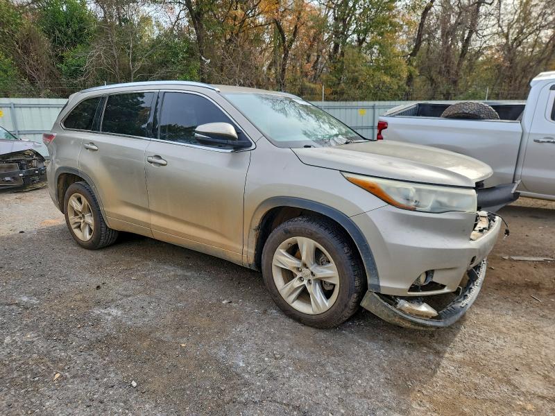 Photo 4 from auction – 2015 TOYOTA HIGHLANDER with VIN 5TDYKRFH6FS073376