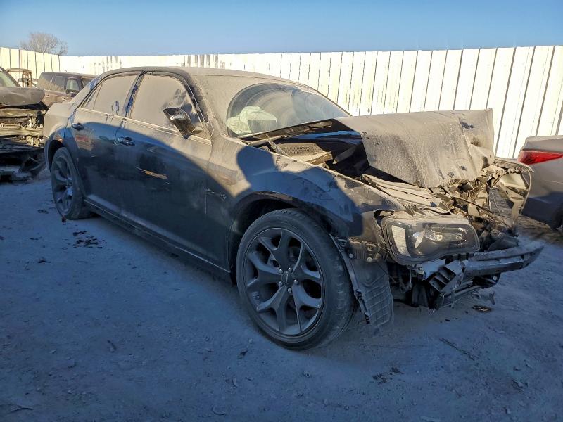 Photo 4 from auction – 2022 CHRYSLER 300 S with VIN 2C3CCABG8NH186981