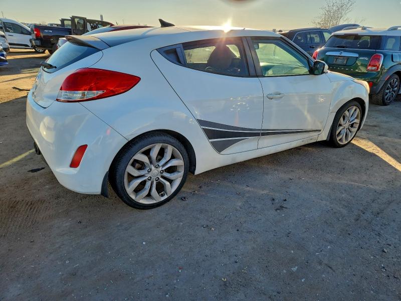 Photo 3 from auction – 2013 HYUNDAI VELOSTER with VIN KMHTC6AD3DU131135