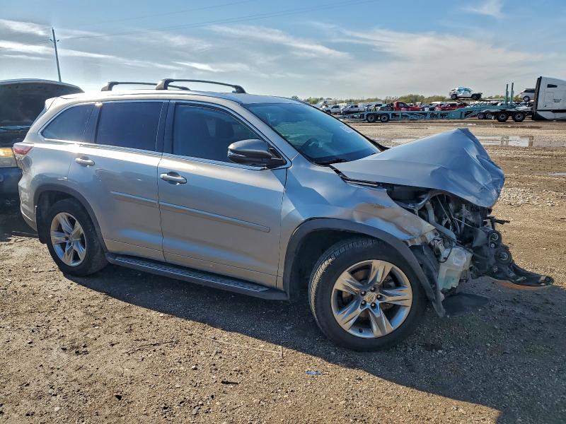Photo 4 from auction – 2015 TOYOTA HIGHLANDER with VIN 5TDYKRFH7FS068753