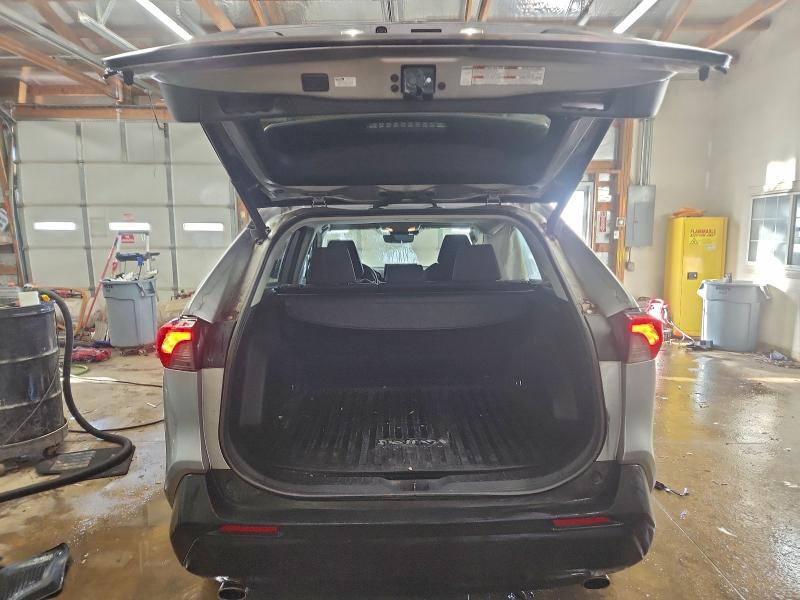 Photo 6 from auction – 2020 TOYOTA RAV4 XLE with VIN 2T3P1RFV4LW114165