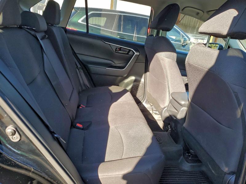 Photo 10 from auction – 2021 TOYOTA RAV4 LE with VIN 2T3F1RFV0MW215474