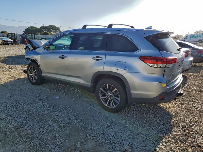Photo 2 from auction – 2019 TOYOTA HIGHLANDER with VIN 5TDJZRFH0KS587098