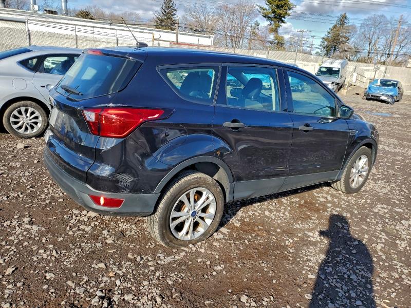 Photo 3 from auction – 2019 FORD ESCAPE with VIN 1FMCU0F77KUB19113