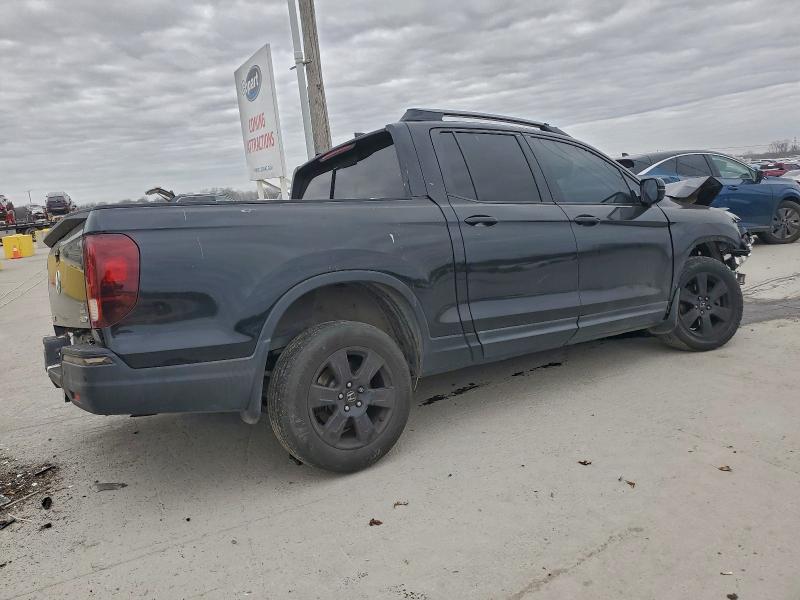 Photo 3 from auction – 2017 HONDA RIDGELINE with VIN 5FPYK3F84HB025483