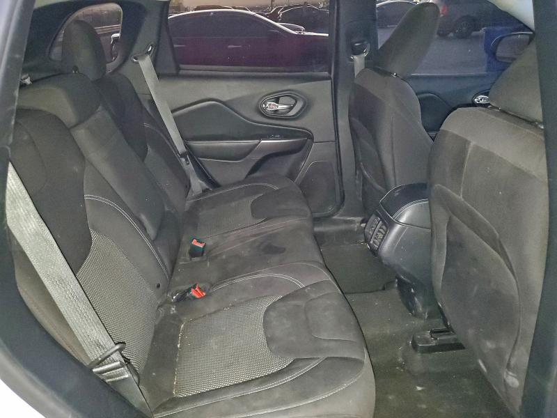 Photo 11 from auction – 2019 JEEP CHEROKEE with VIN 1C4PJLCB4KD377517