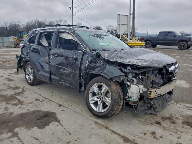 Photo 4 from auction – 2016 TOYOTA HIGHLANDER with VIN 5TDDKRFH7GS243292
