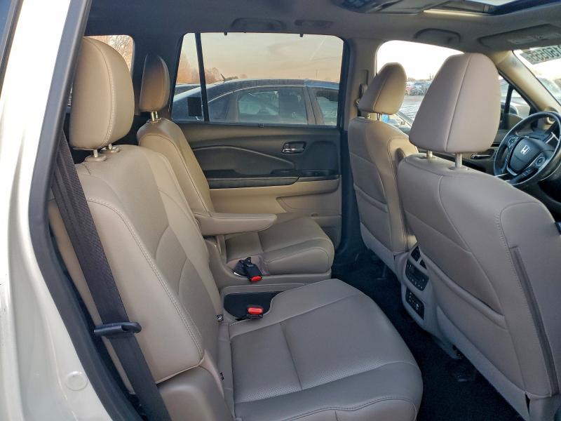 Photo 11 from auction – 2016 HONDA PILOT ELIT with VIN 5FNYF6H03GB119035