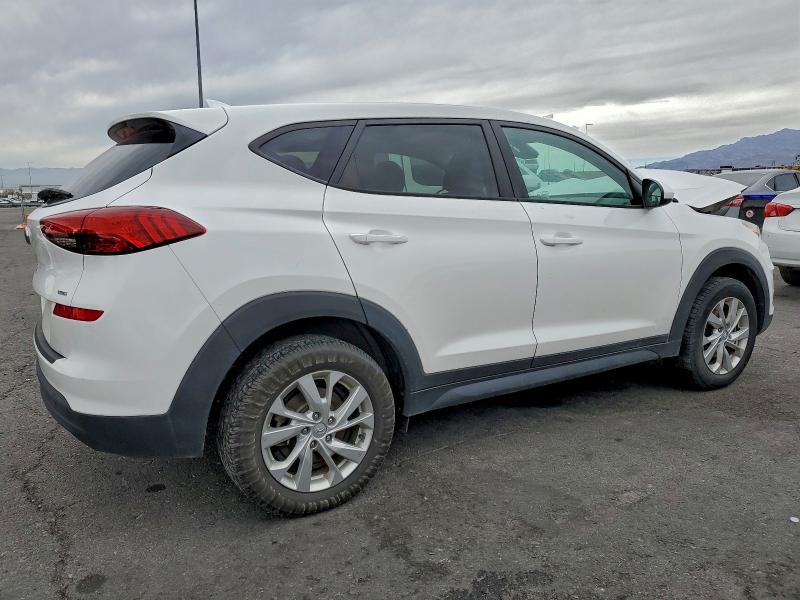Photo 3 from auction – 2020 HYUNDAI TUCSON SE with VIN KM8J2CA44LU133807