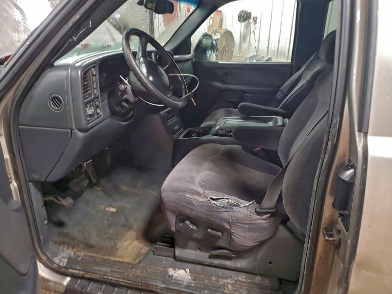 Photo 7 from auction – 2002 CHEVROLET SILVERADO with VIN 2GCEK19T221180141