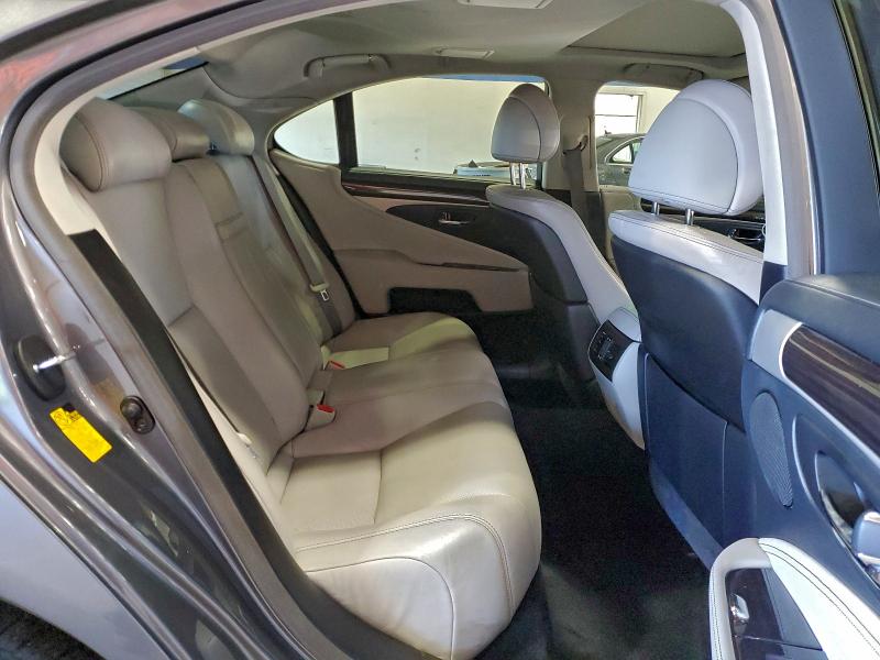 Photo 10 from auction – 2015 LEXUS LS 460 with VIN JTHCL5EF2F5024177