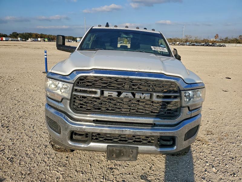 Photo 5 from auction – 2019 RAM 2500 with VIN 3C6UR5HL9KG688444