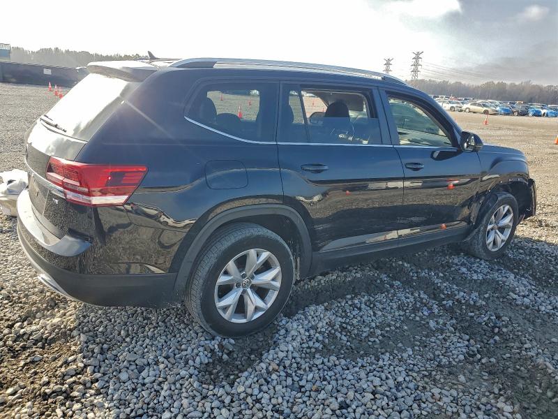 Photo 3 from auction – 2018 VOLKSWAGEN ATLAS S with VIN 1V2AR2CA7JC545377